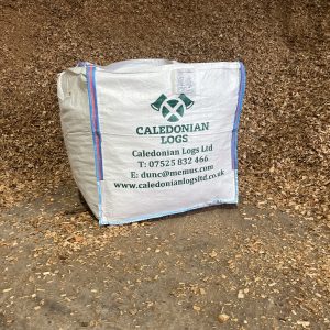 2nd class/Wonky Kiln dried hardwood logs - 0.7m3 bag